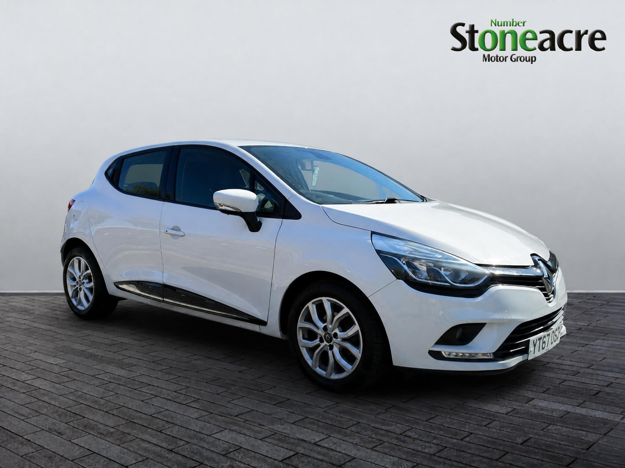 Main listing image - Renault Clio