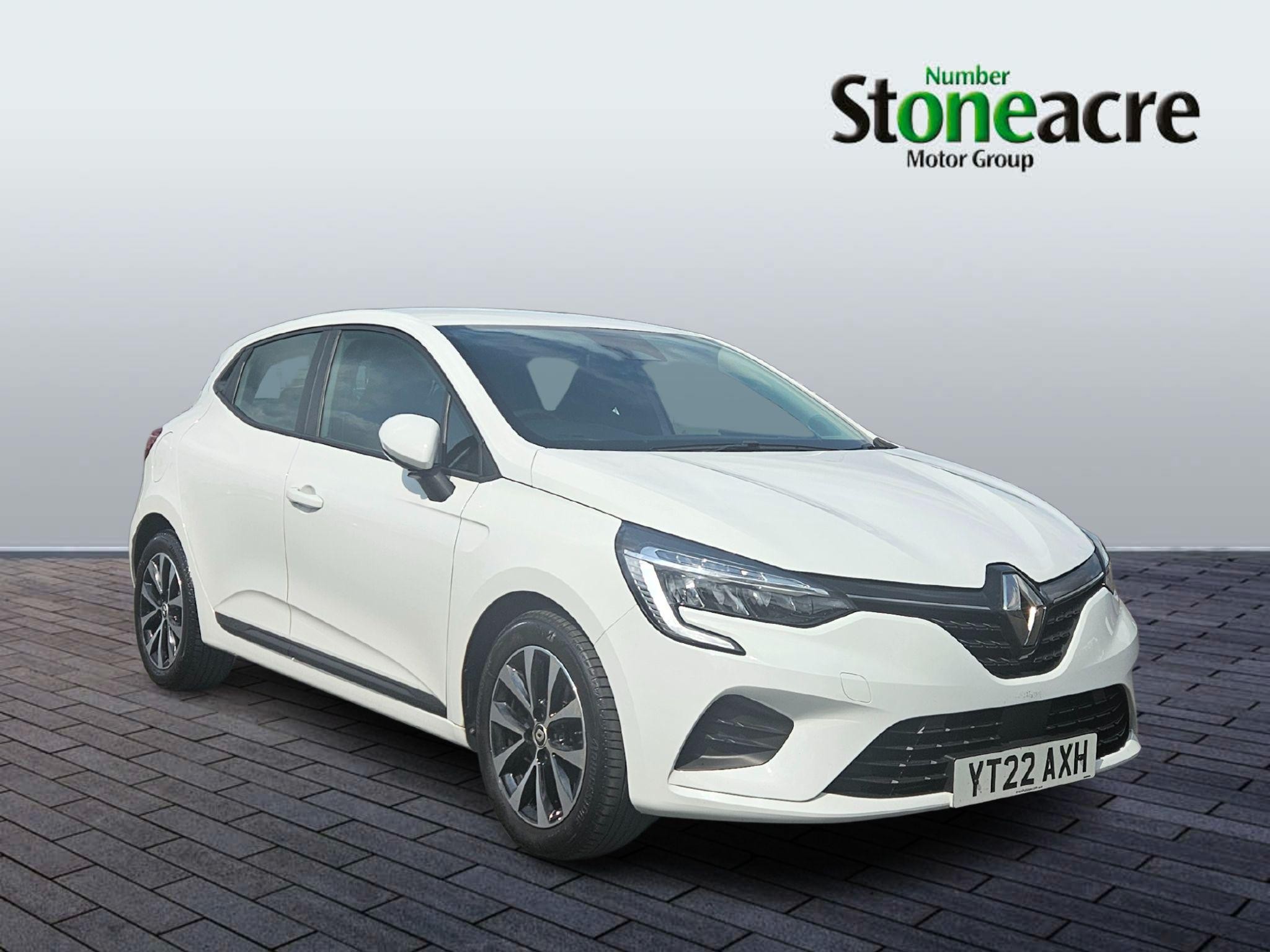 Main listing image - Renault Clio