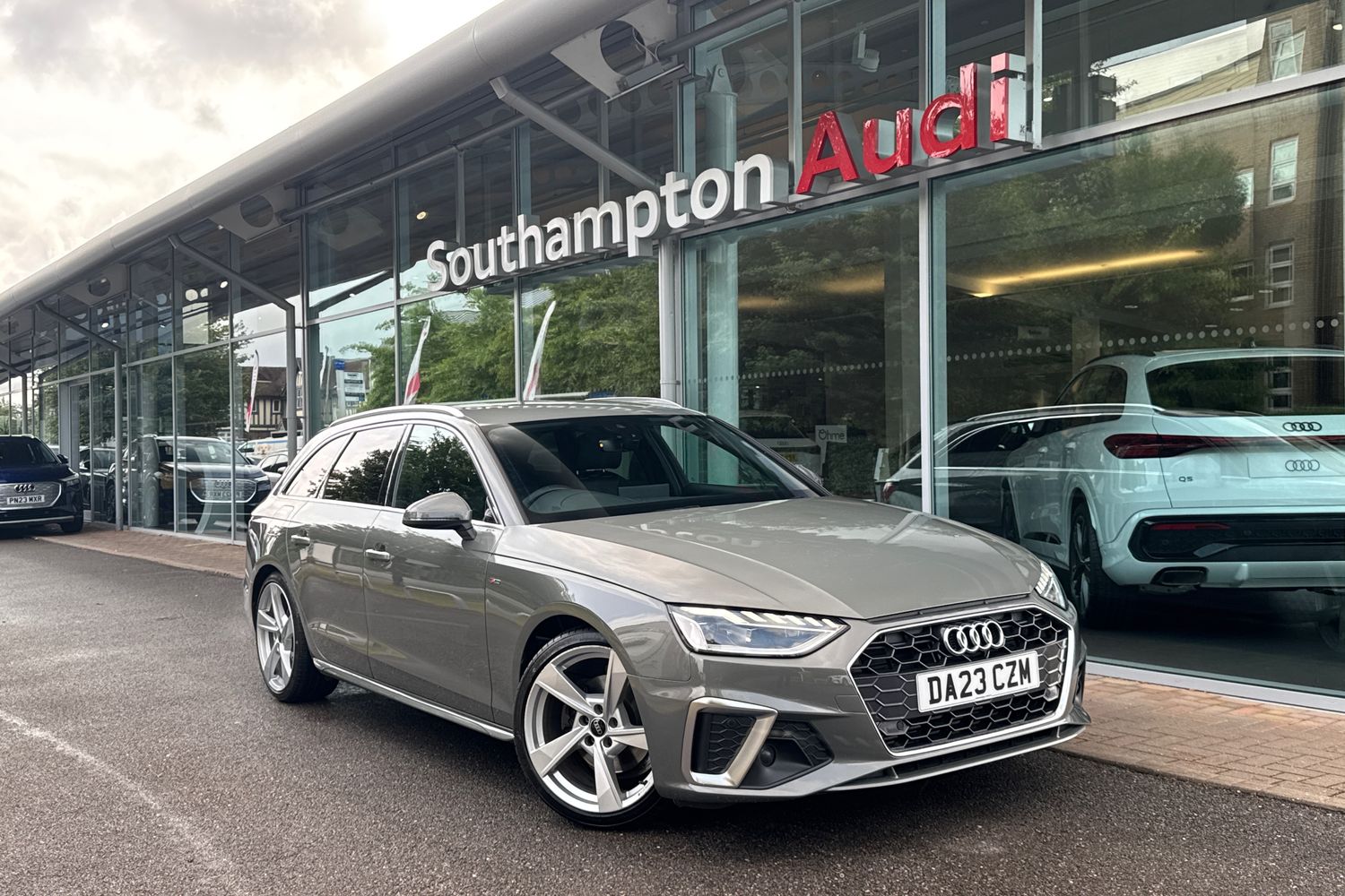 Main listing image - Audi A4 Avant