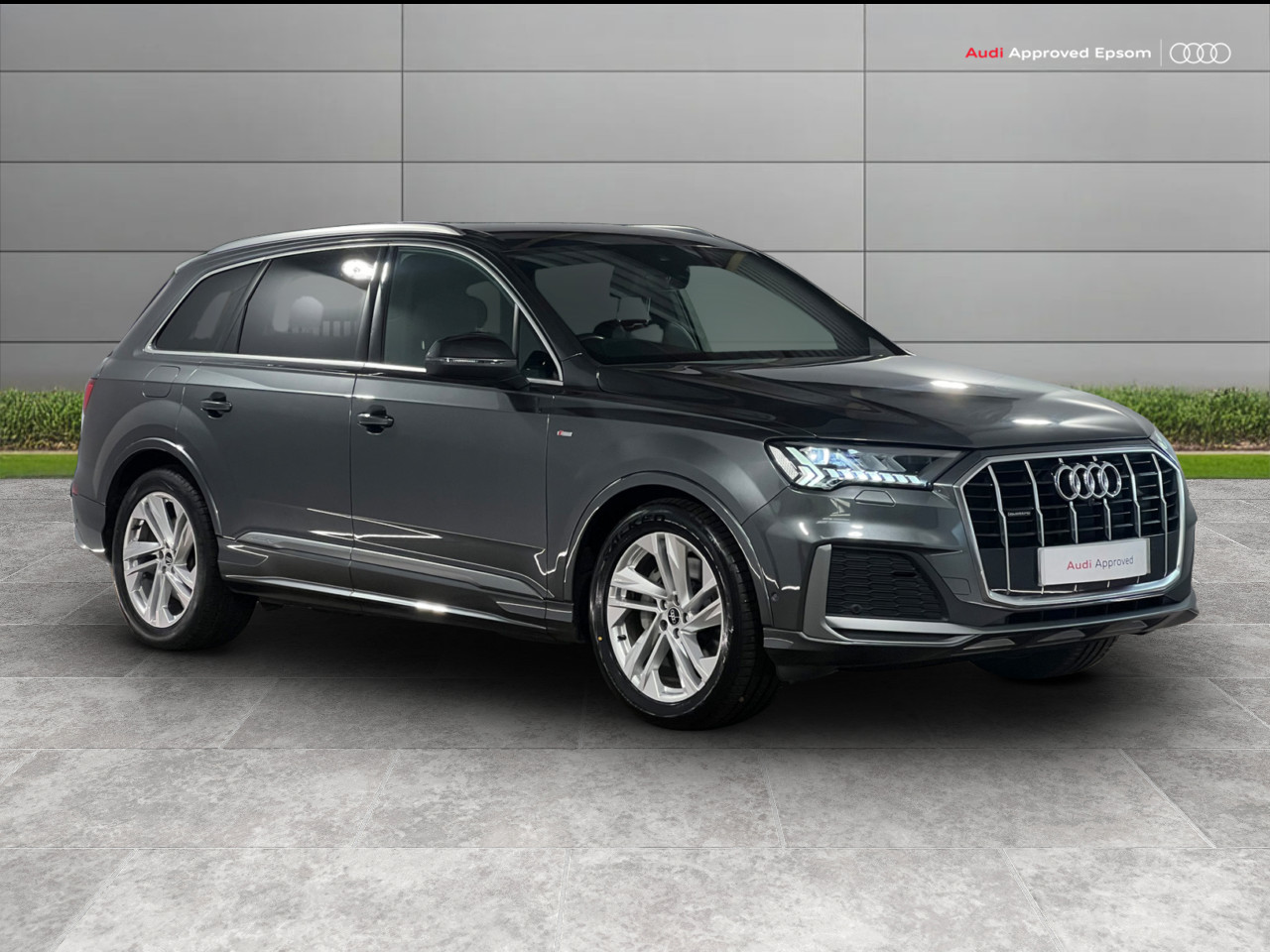 Main listing image - Audi Q7