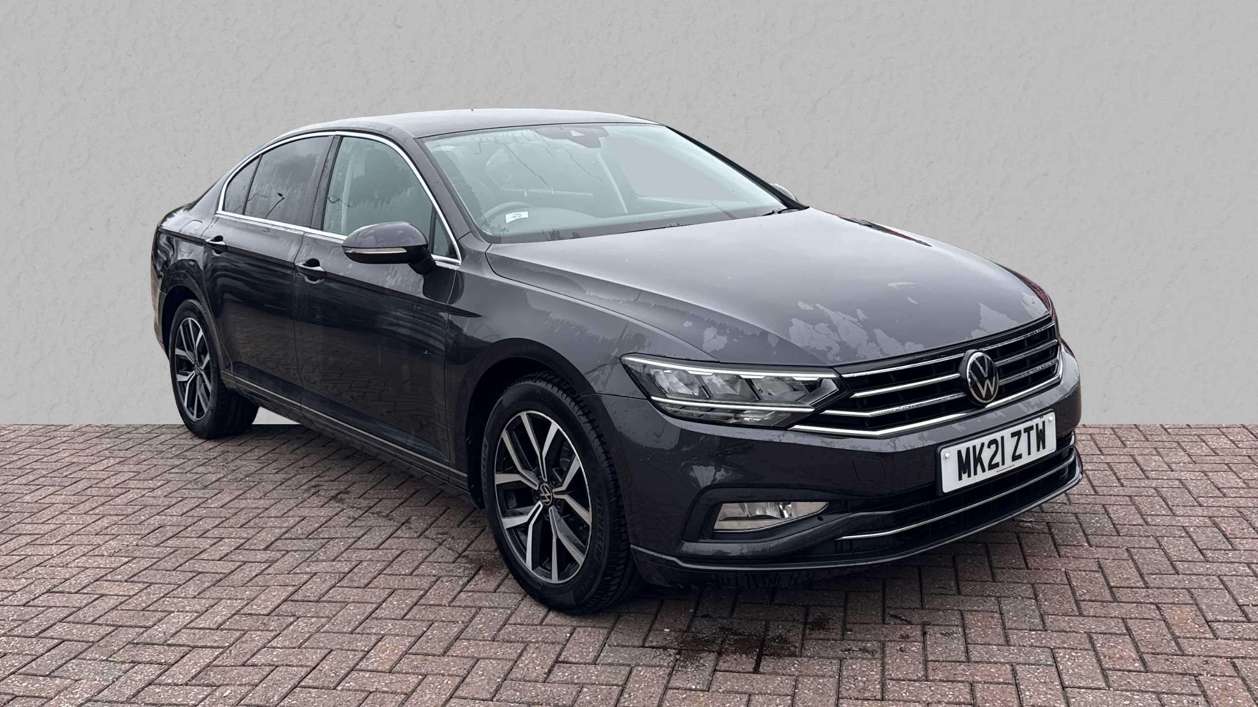 Main listing image - Volkswagen Passat