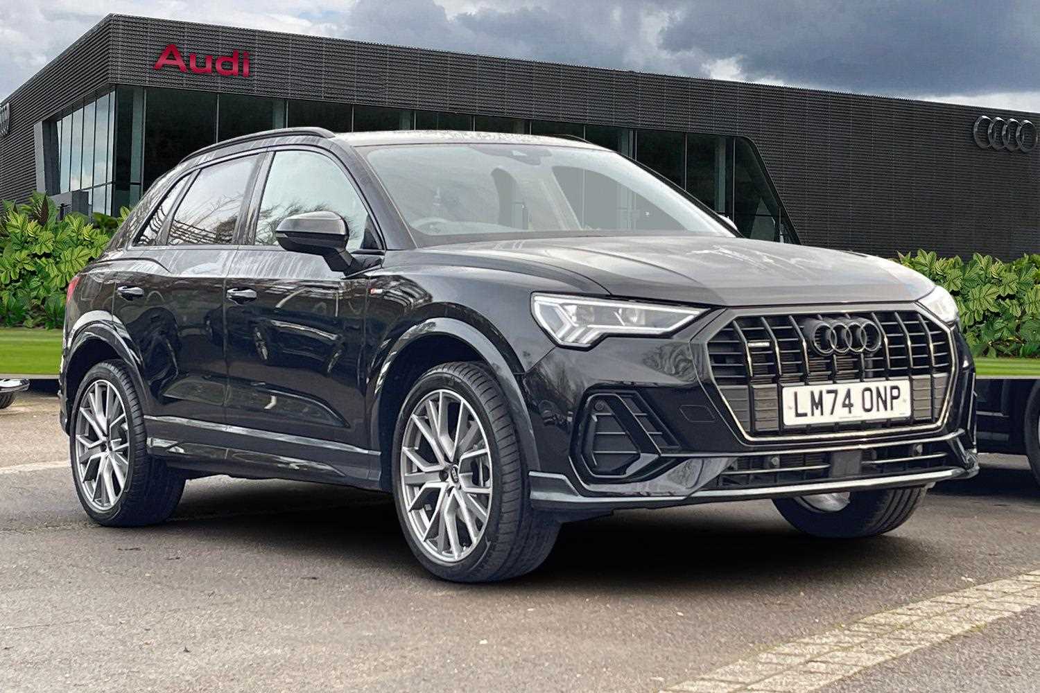 Main listing image - Audi Q3