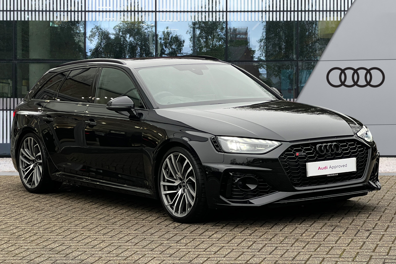 Main listing image - Audi RS4