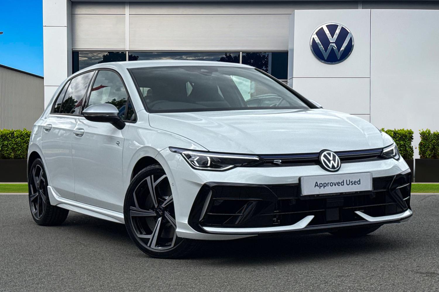 Main listing image - Volkswagen Golf R
