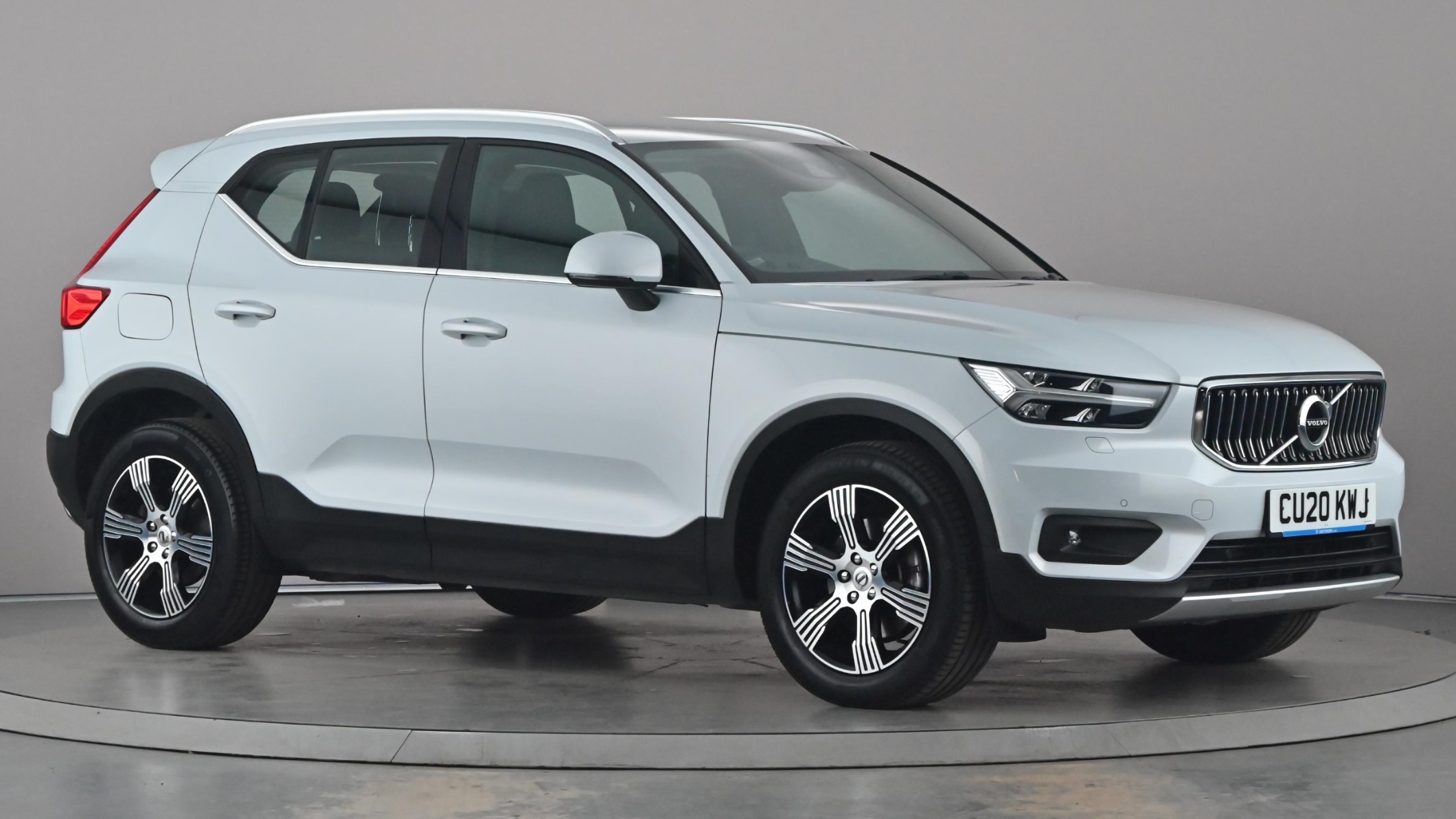 Main listing image - Volvo XC40