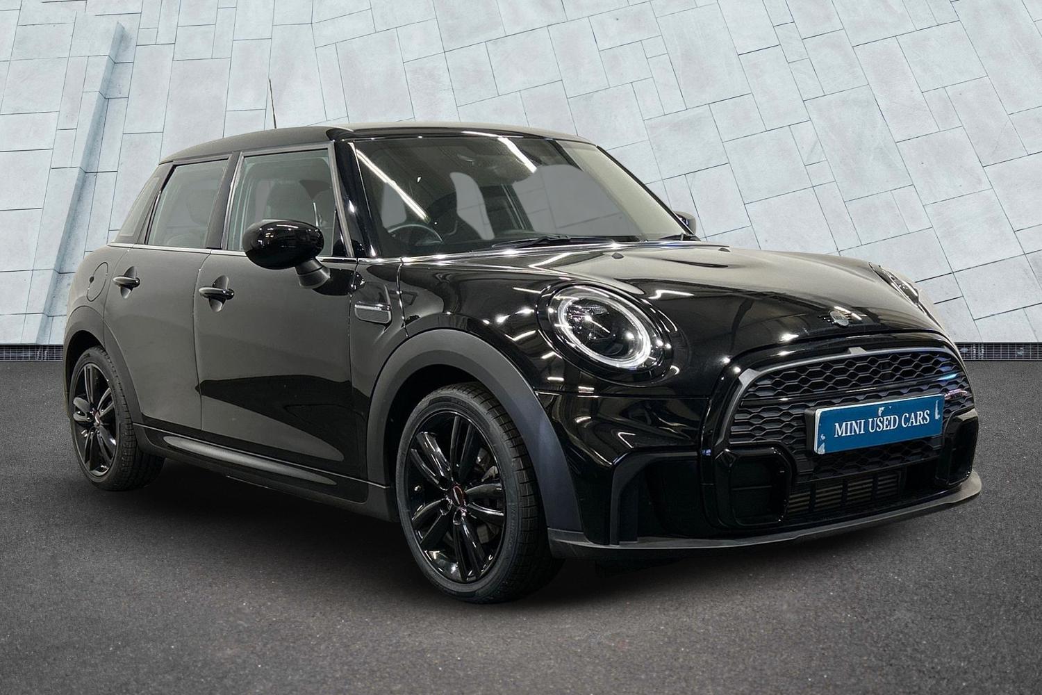 Main listing image - MINI Hatchback 5dr