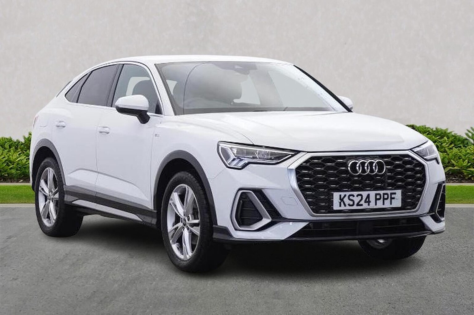 Main listing image - Audi Q3