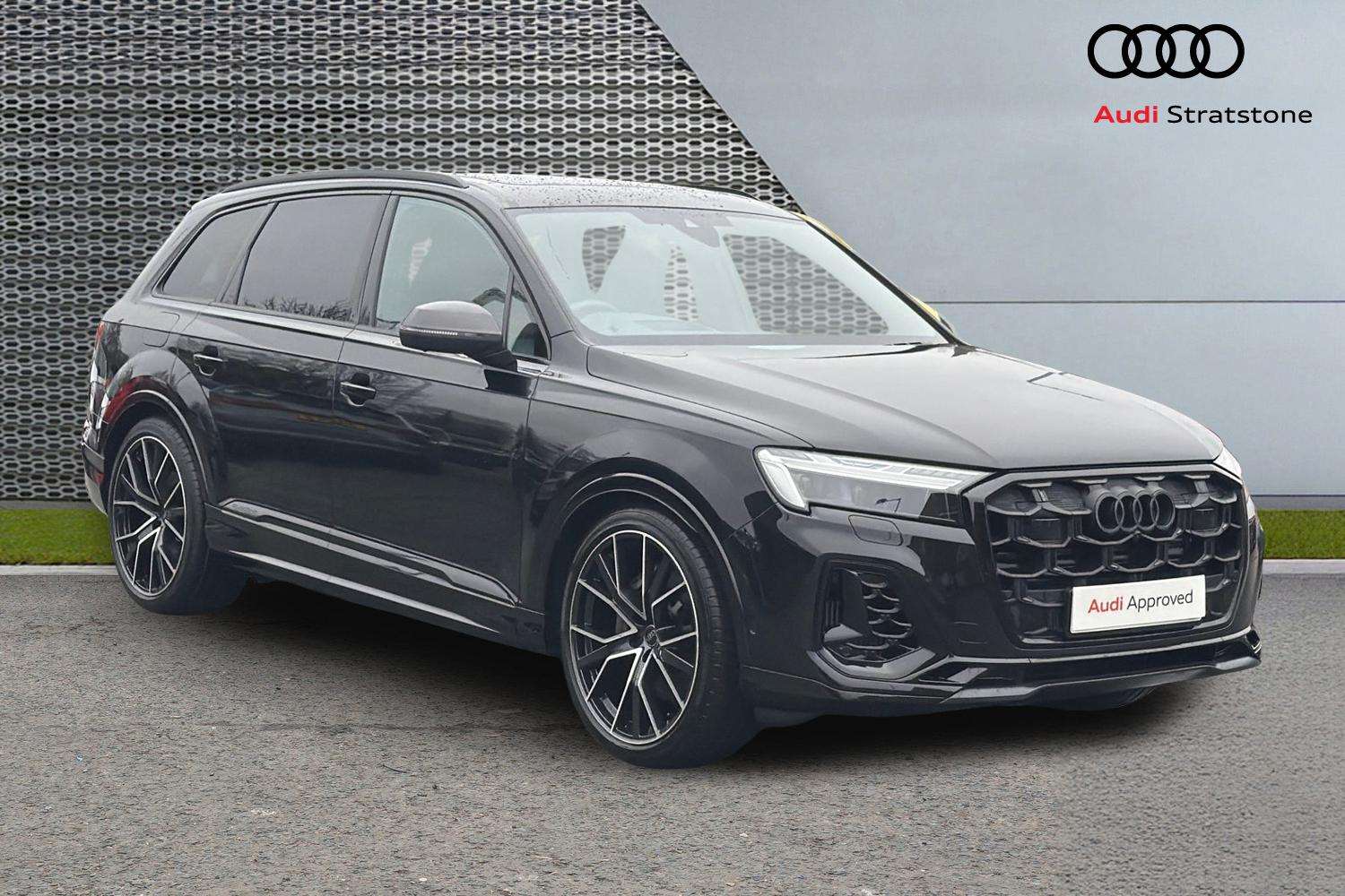 Main listing image - Audi Q7