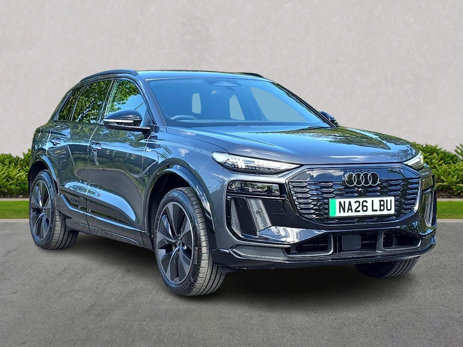 Main listing image - Audi Q6
