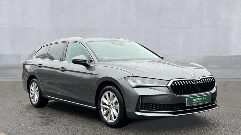 Main listing image - Skoda Superb Estate