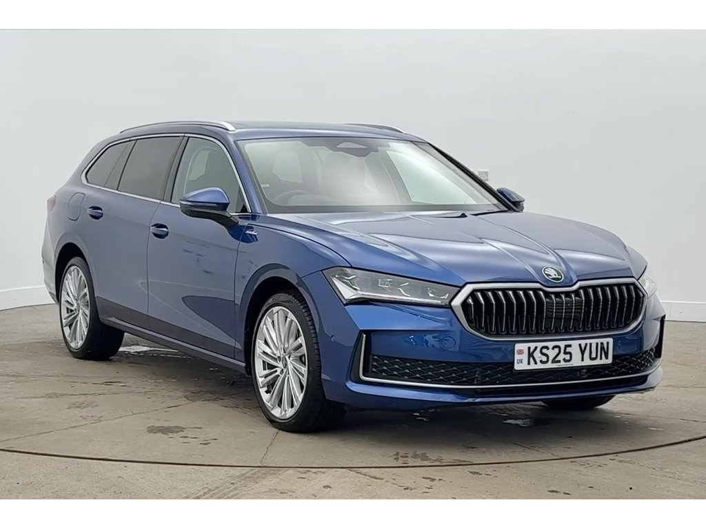 Main listing image - Skoda Superb Estate