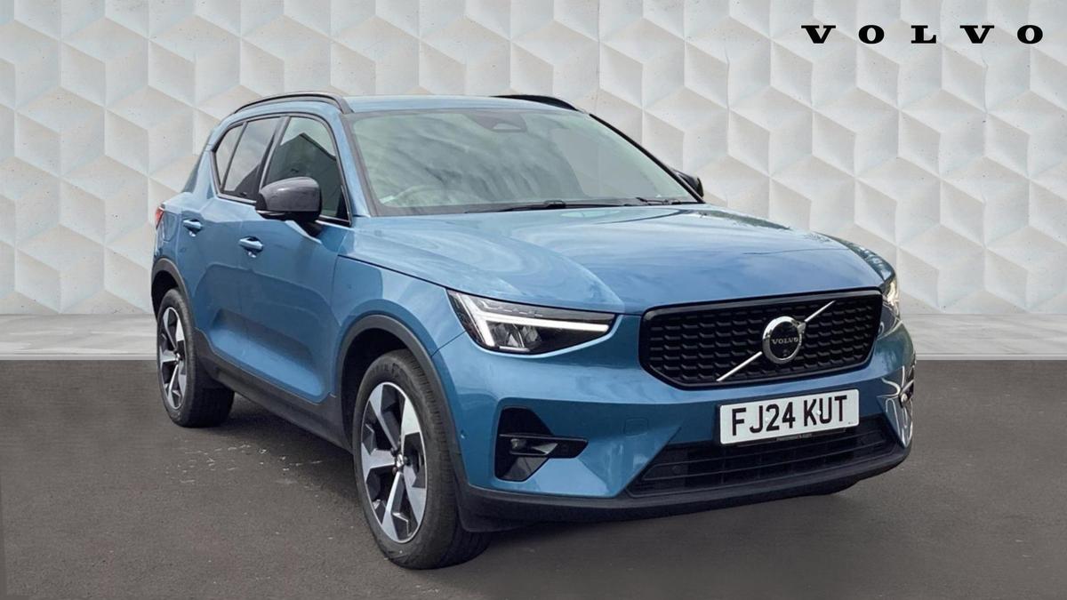 Main listing image - Volvo XC40