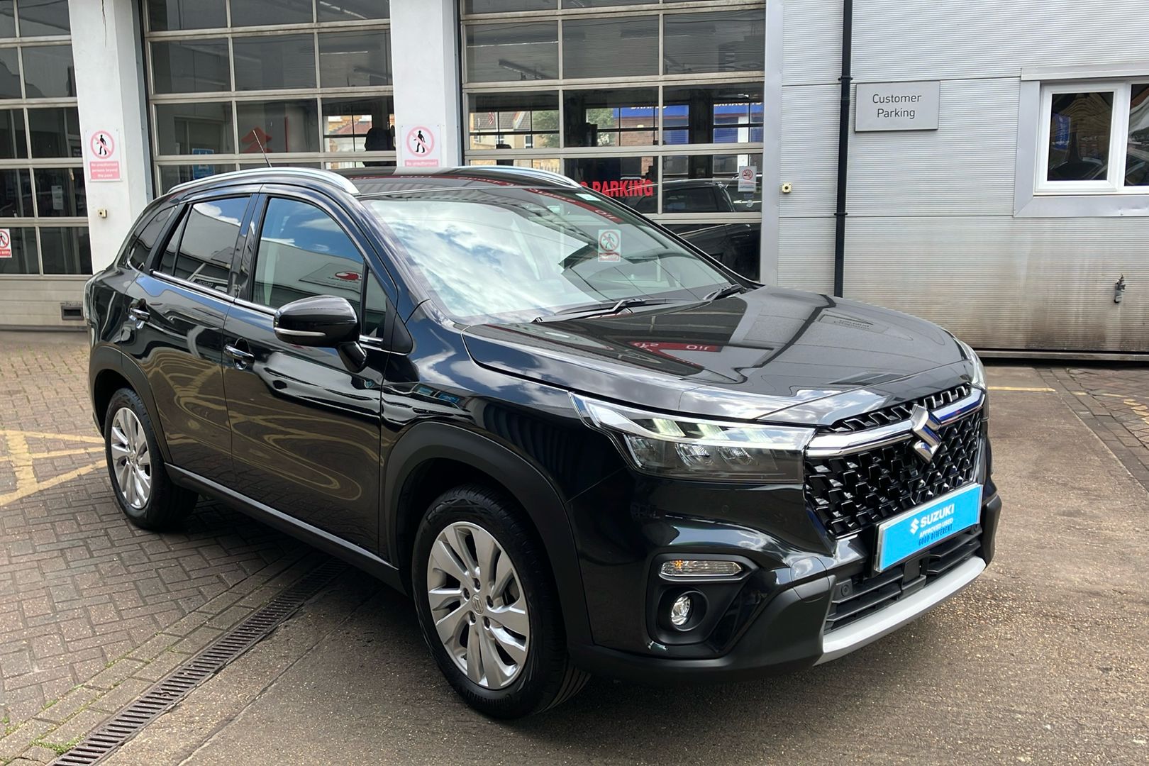 Main listing image - Suzuki S-Cross