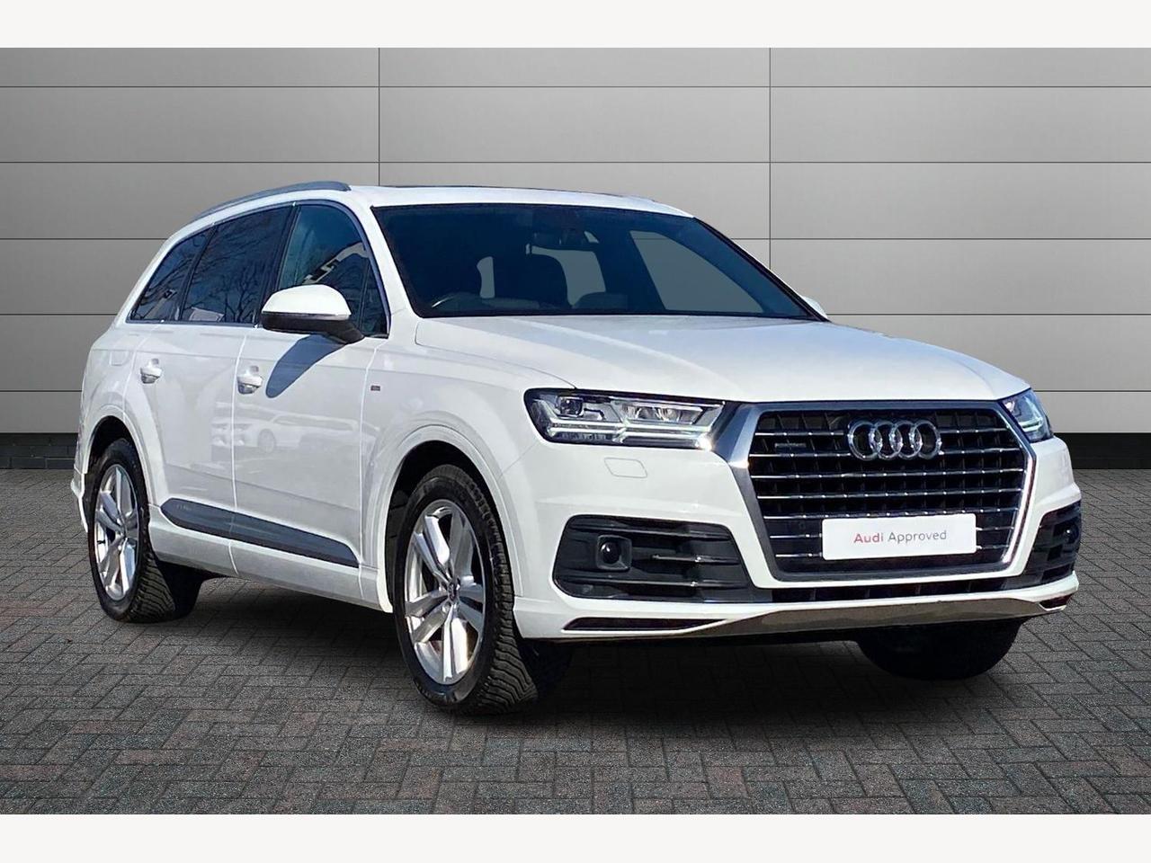 Main listing image - Audi Q7