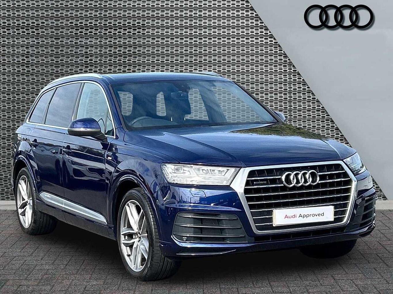 Main listing image - Audi Q7