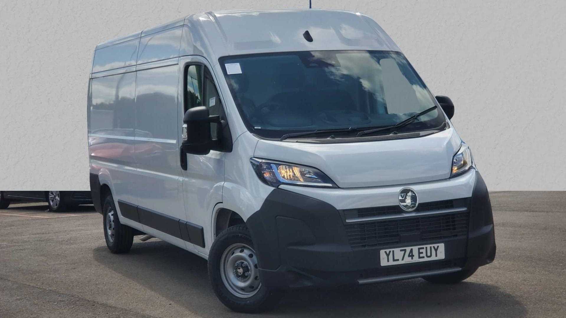 Main listing image - Vauxhall Movano