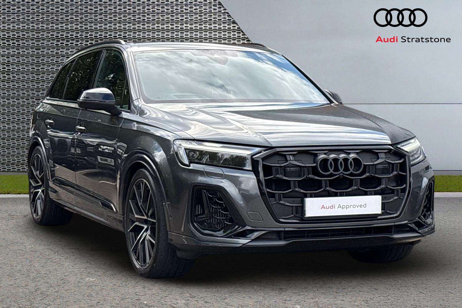Main listing image - Audi Q7