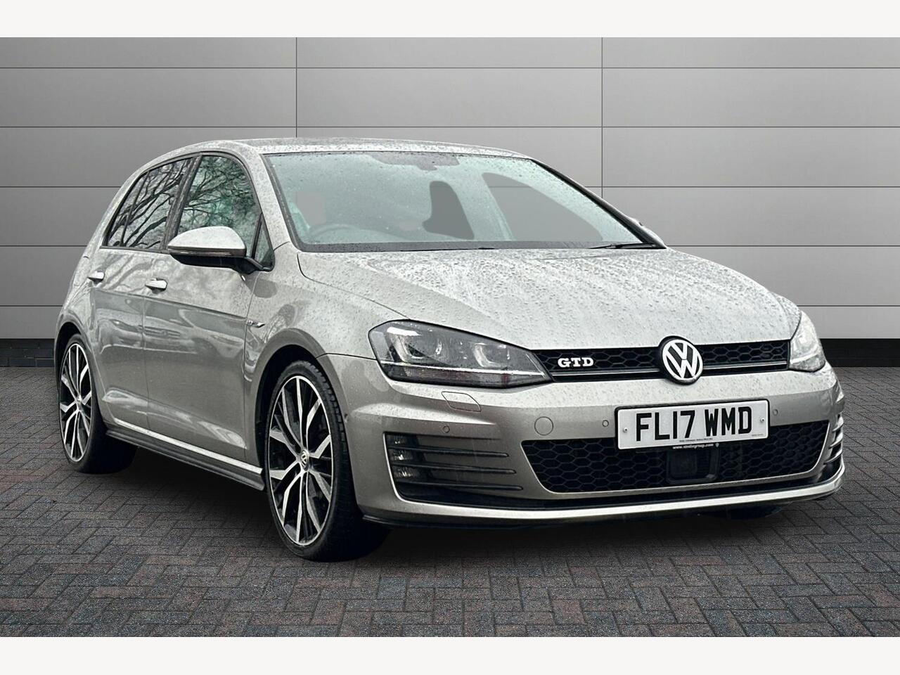 Main listing image - Volkswagen Golf