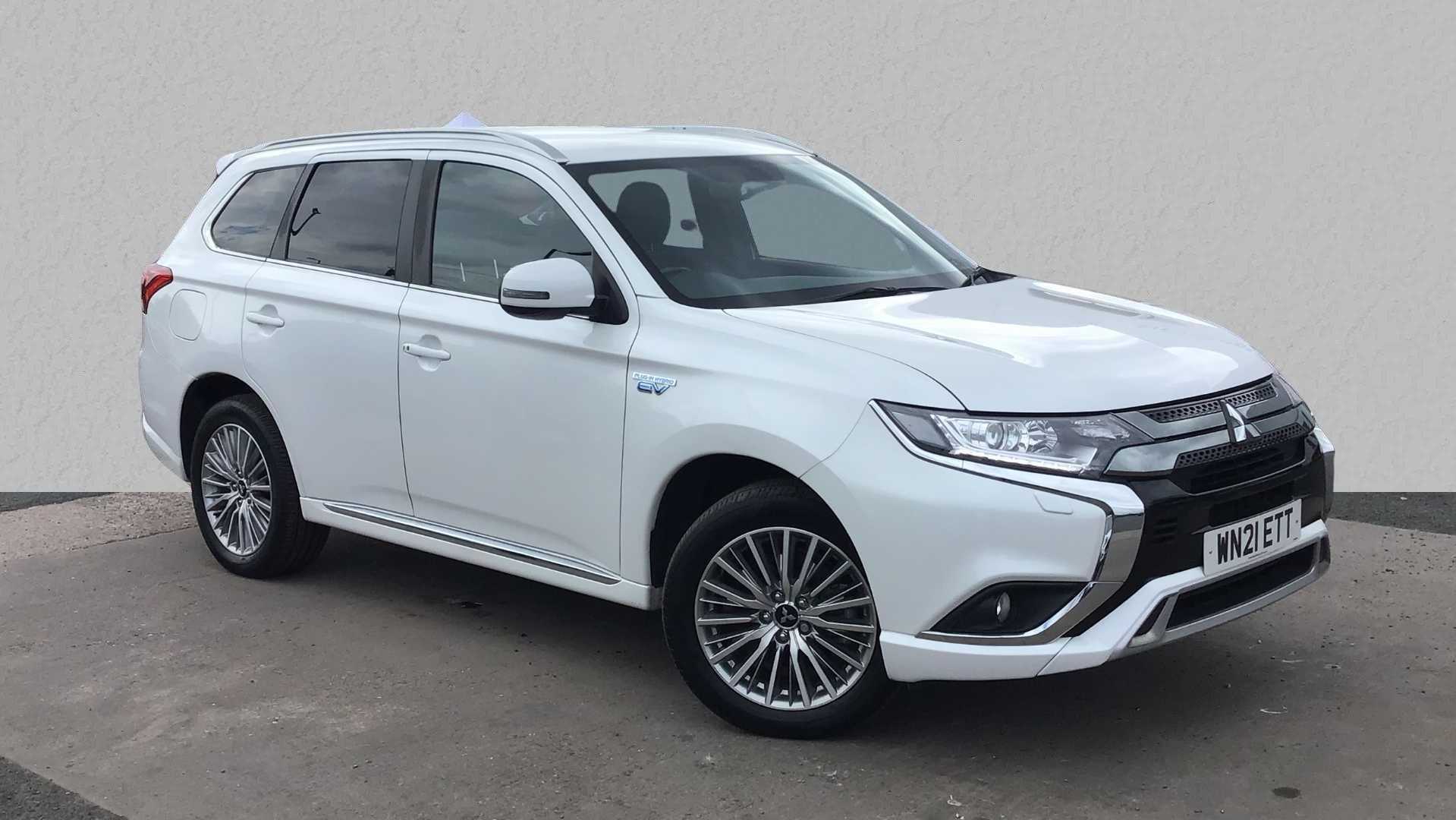 Main listing image - Mitsubishi Outlander