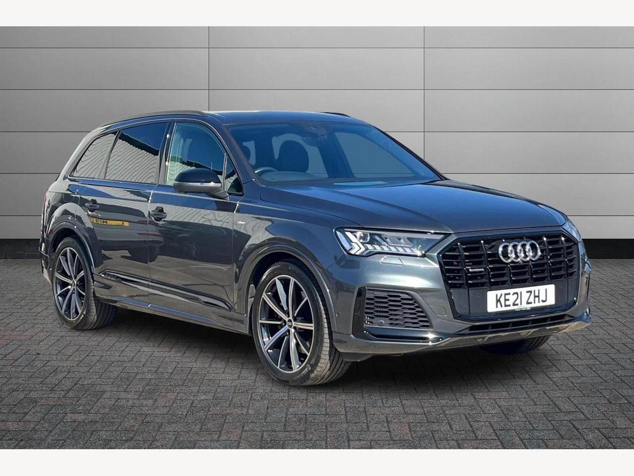 Main listing image - Audi Q7