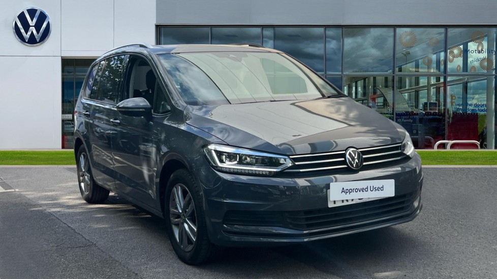 Main listing image - Volkswagen Touran