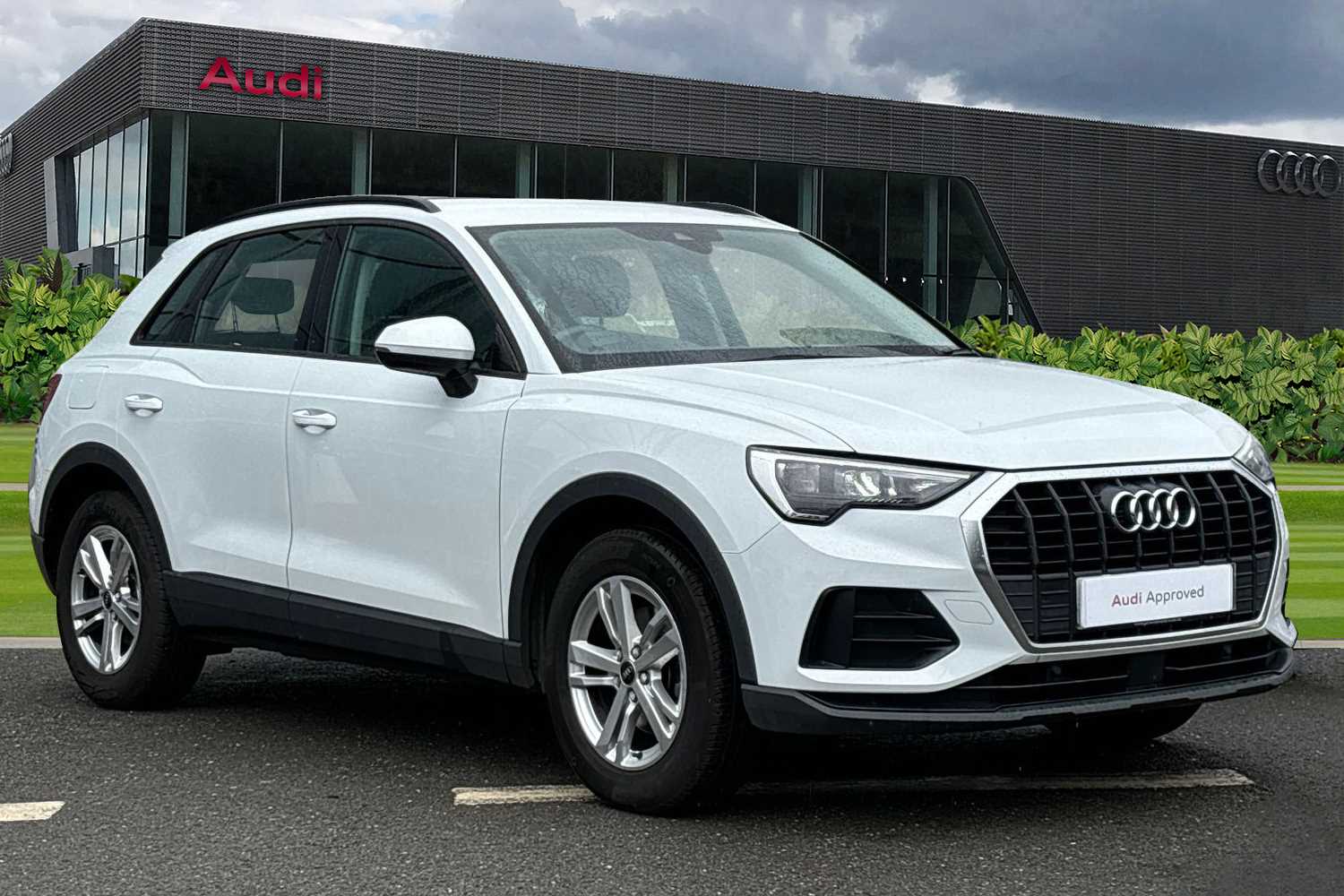 Main listing image - Audi Q3