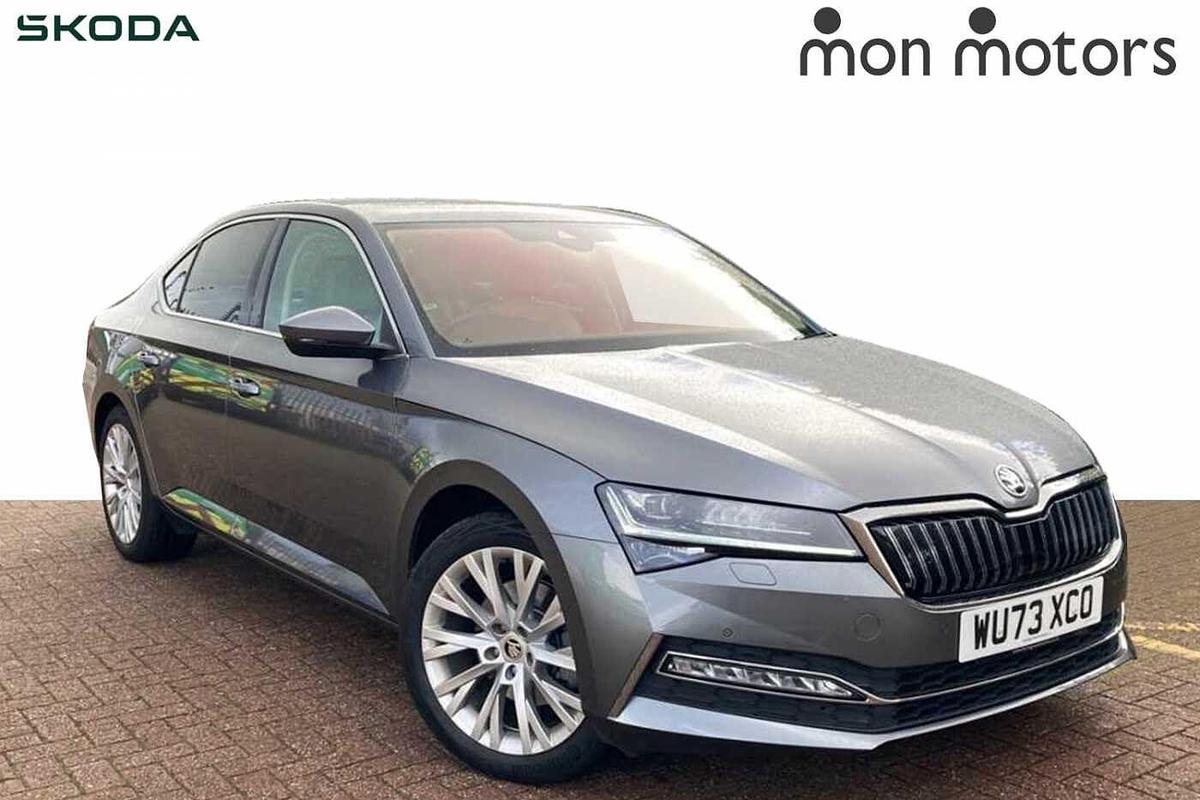 Main listing image - Skoda Superb