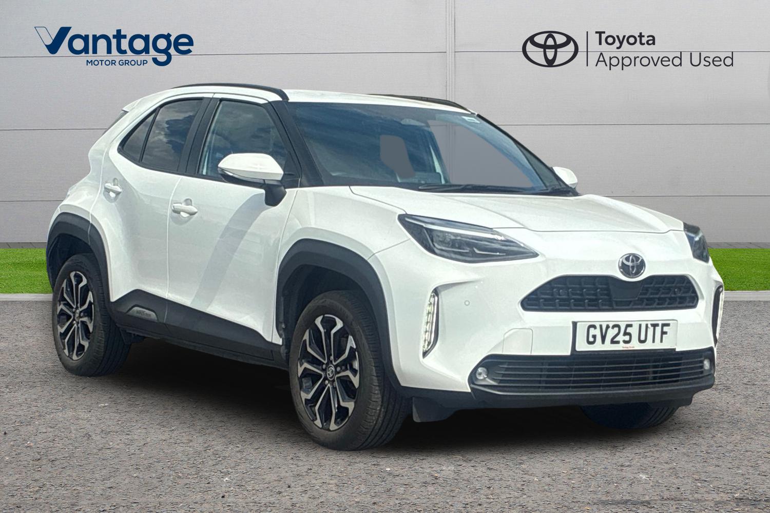 Main listing image - Toyota Yaris Cross