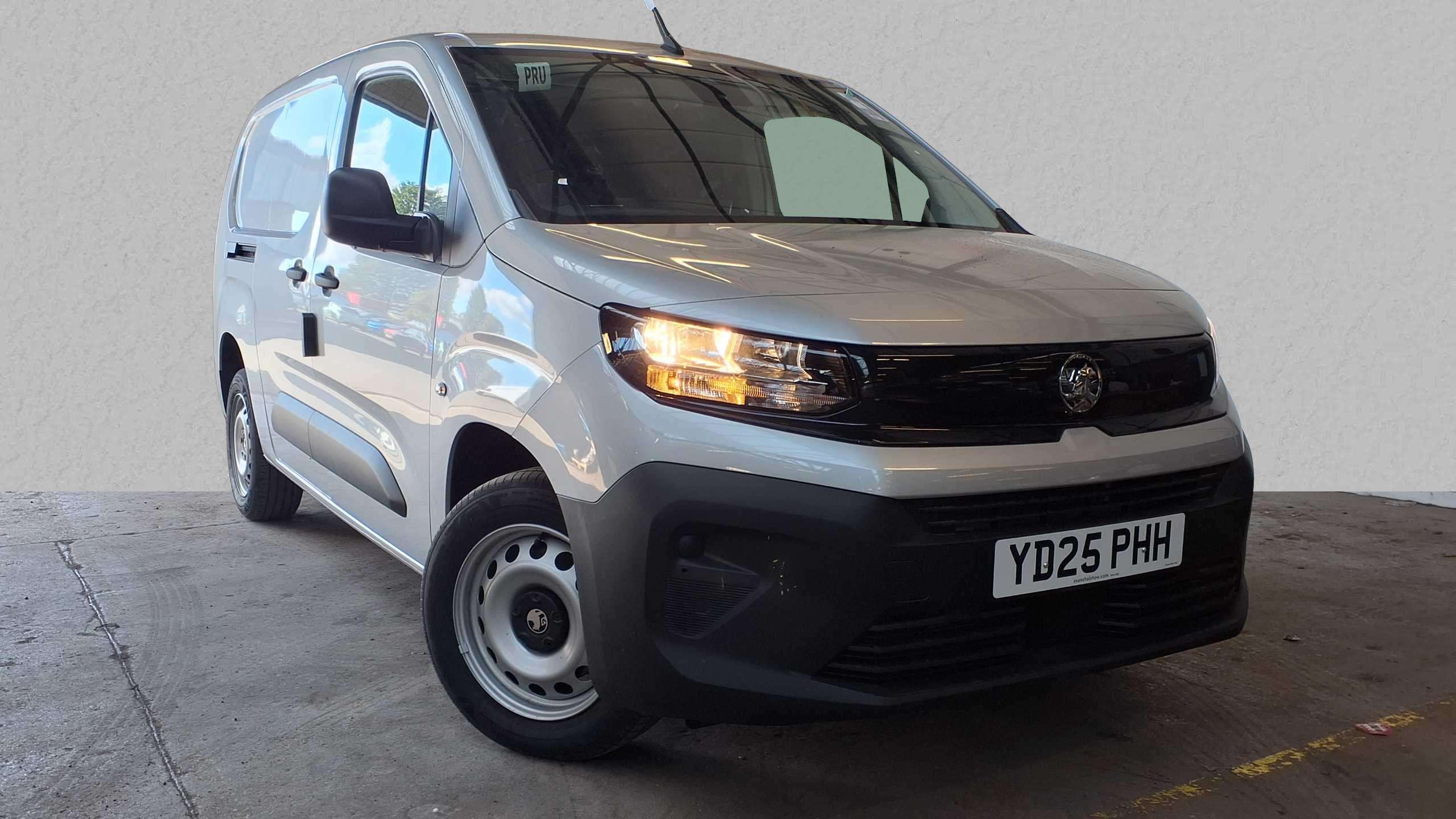 Main listing image - Vauxhall Combo Cargo