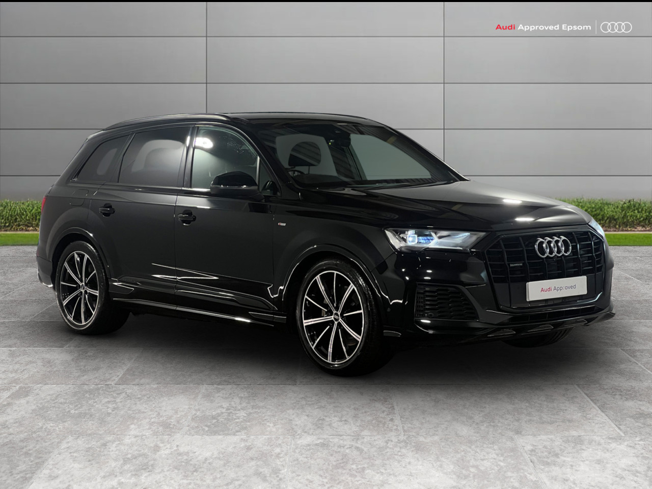 Main listing image - Audi Q7