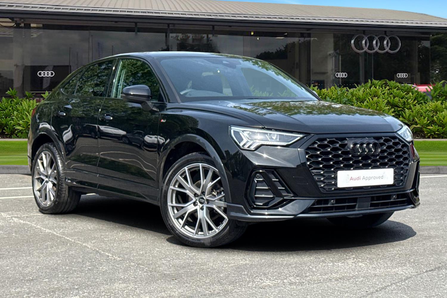Main listing image - Audi Q3