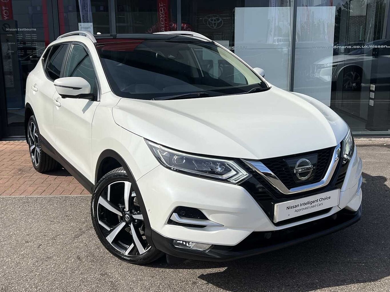 Main listing image - Nissan Qashqai