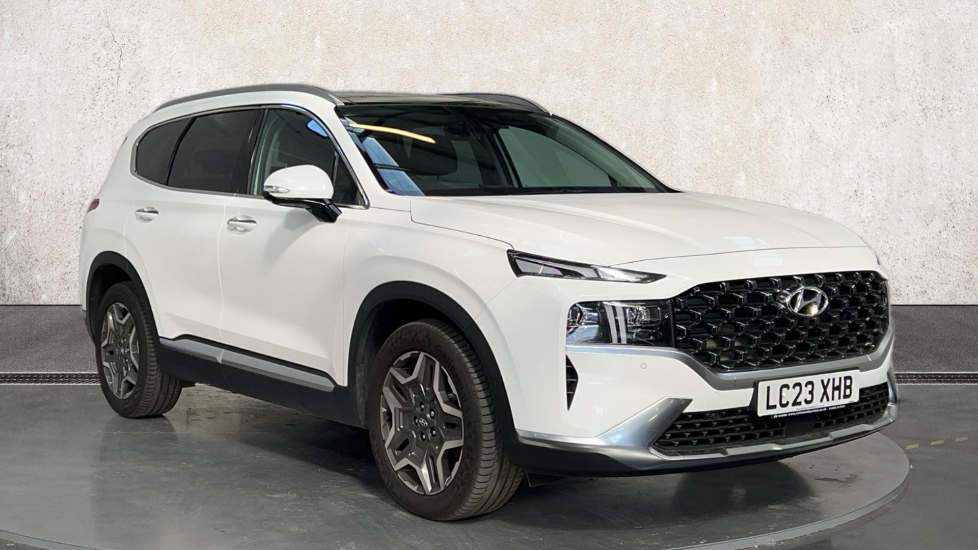 Main listing image - Hyundai Santa Fe