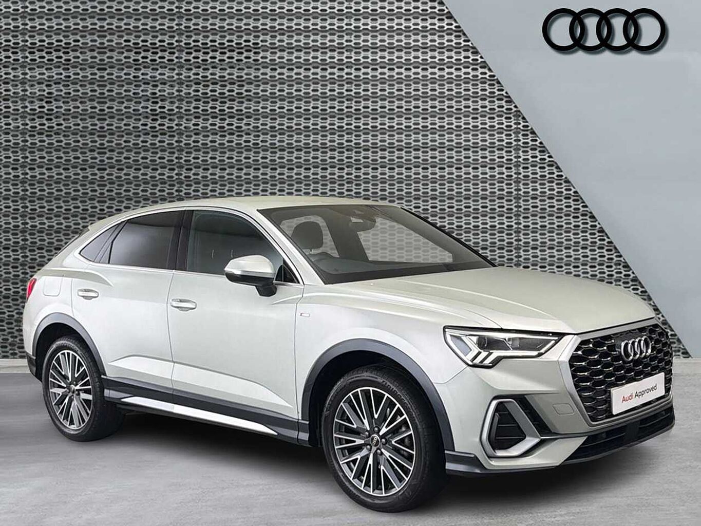 Main listing image - Audi Q3