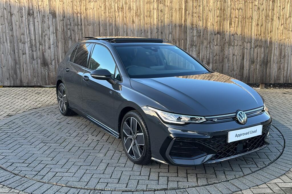 Main listing image - Volkswagen Golf