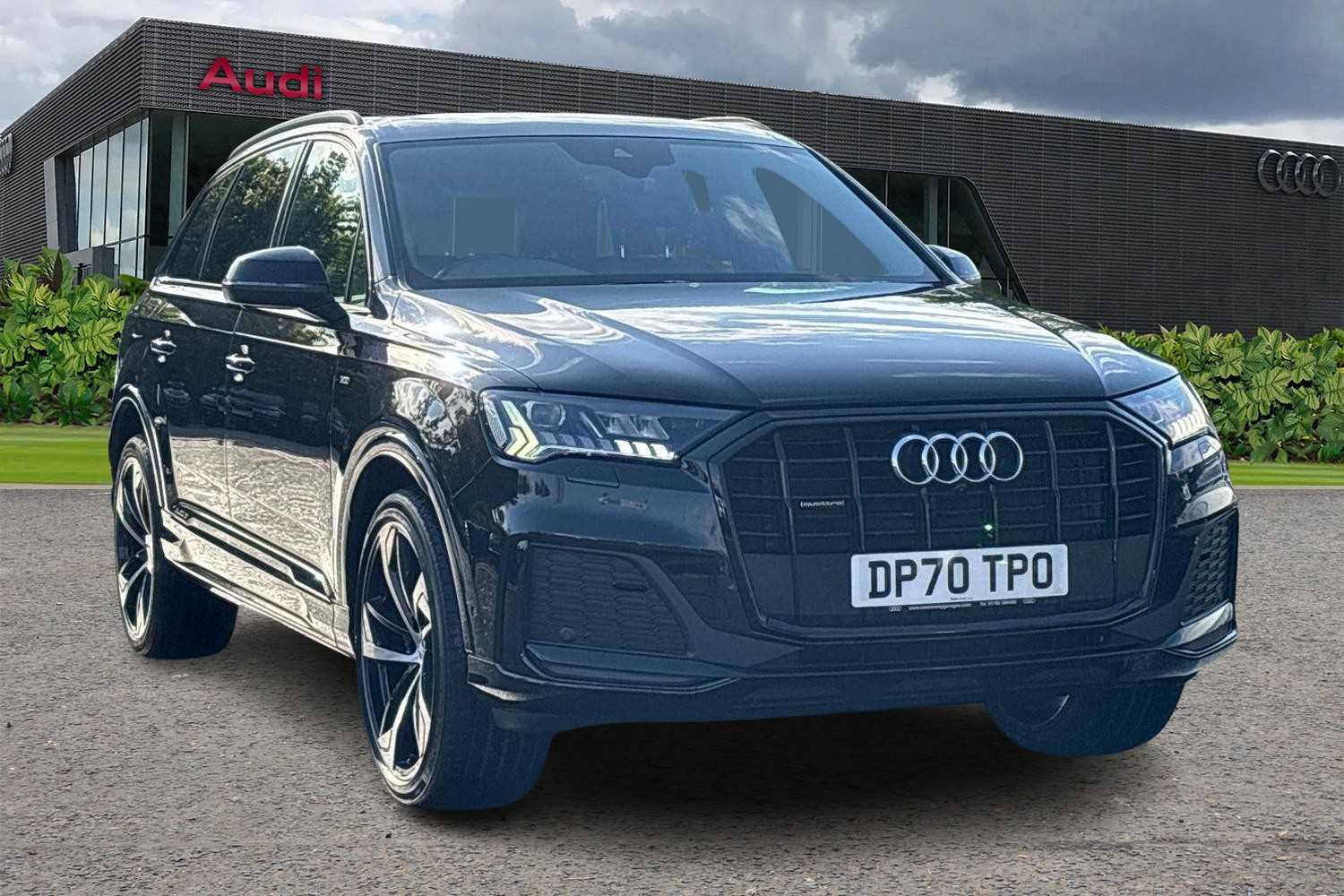 Main listing image - Audi Q7