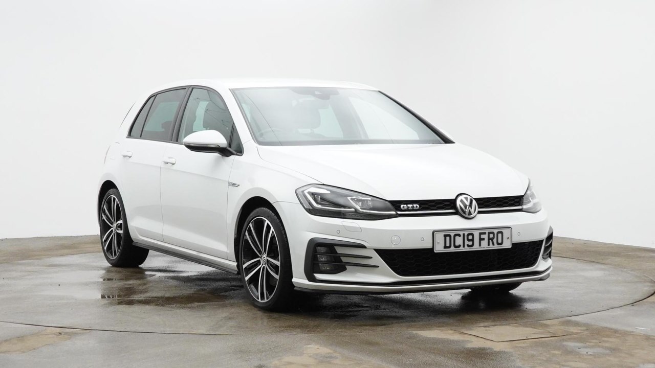 Main listing image - Volkswagen Golf