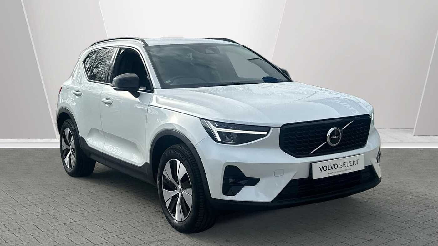 Main listing image - Volvo XC40 Recharge