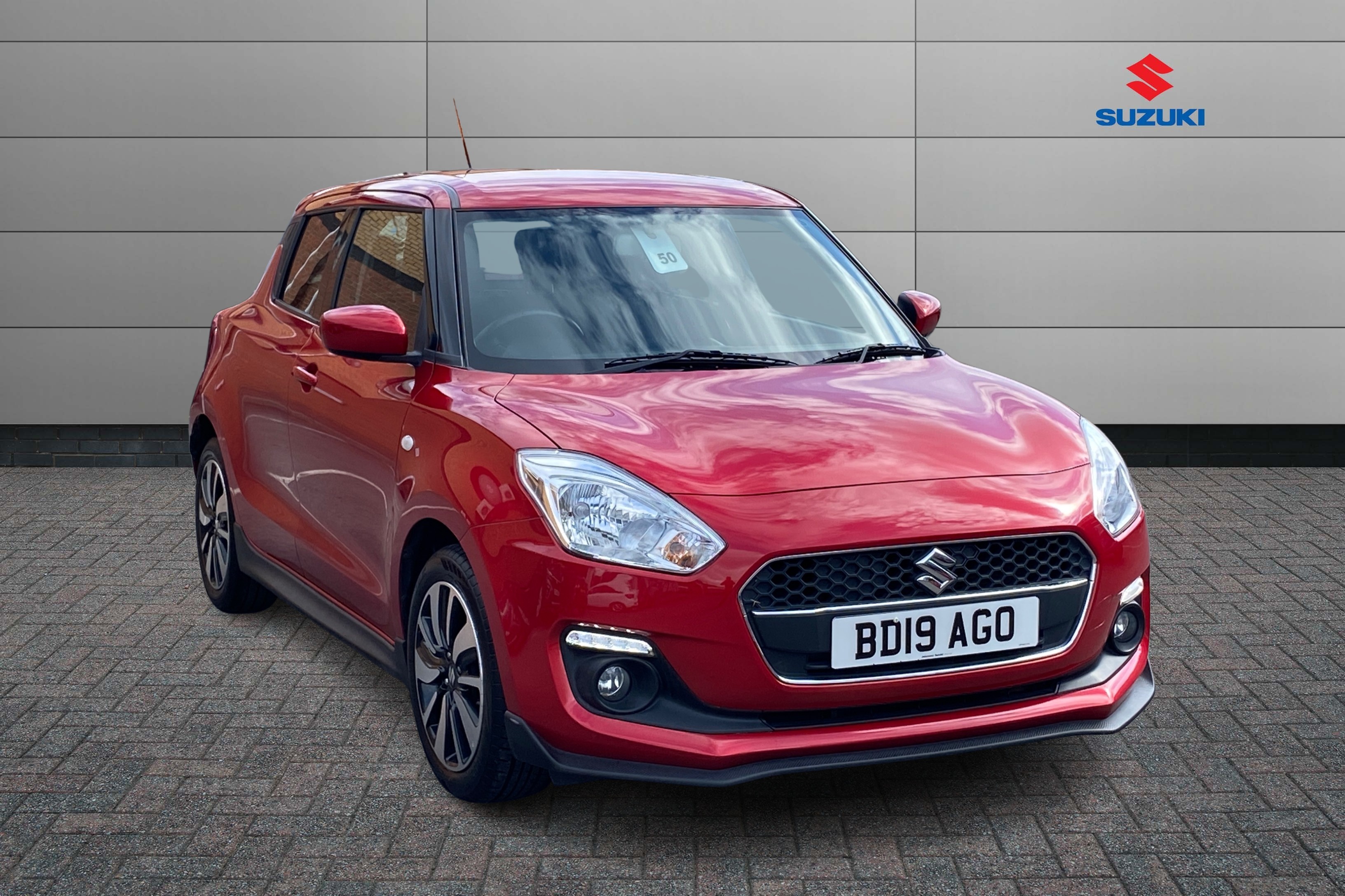 Main listing image - Suzuki Swift