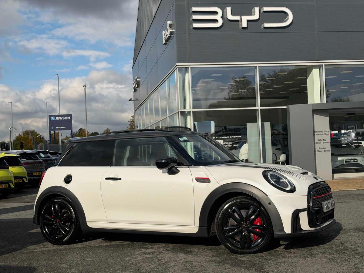 Main listing image - MINI Hatchback