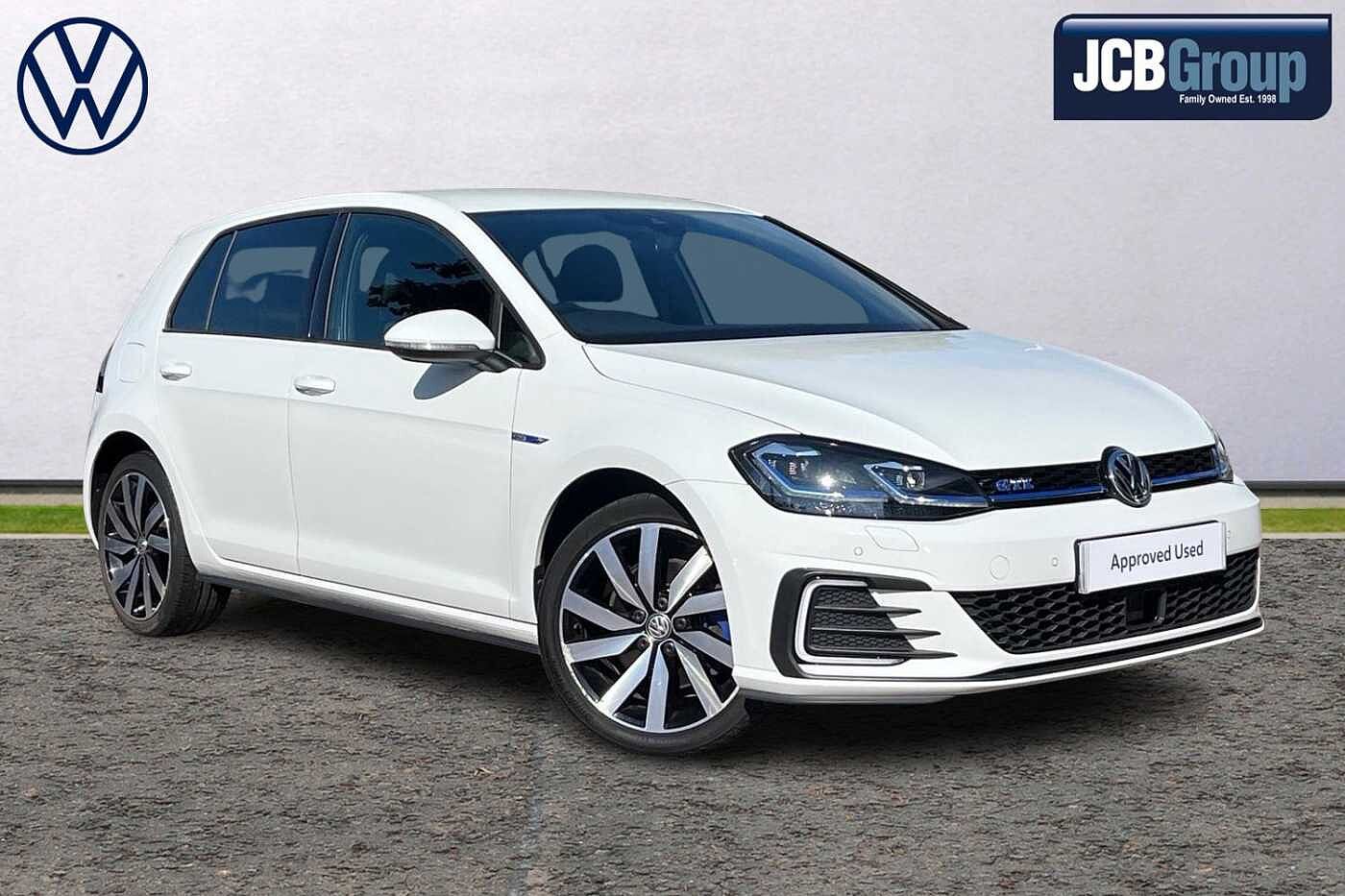Main listing image - Volkswagen Golf GTE