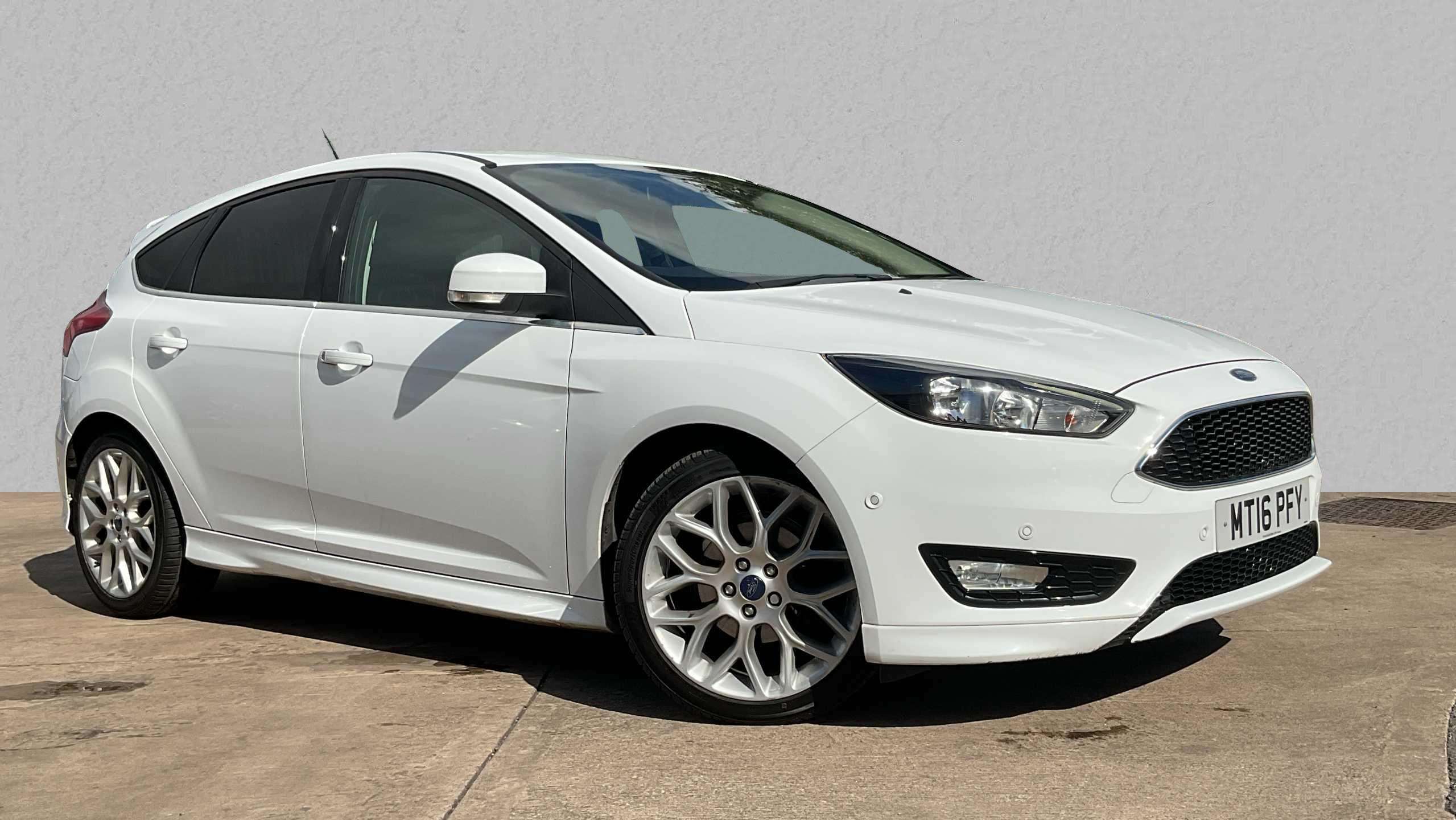 Main listing image - Ford Focus