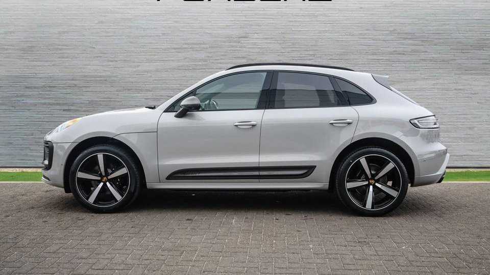 Main listing image - Porsche Macan