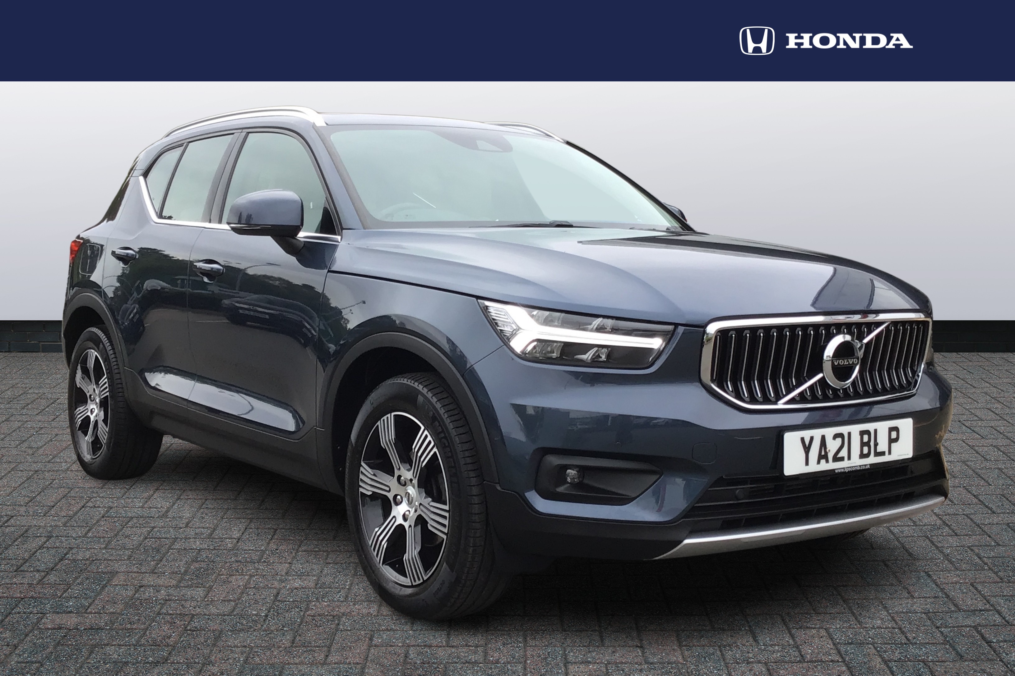 Main listing image - Volvo XC40