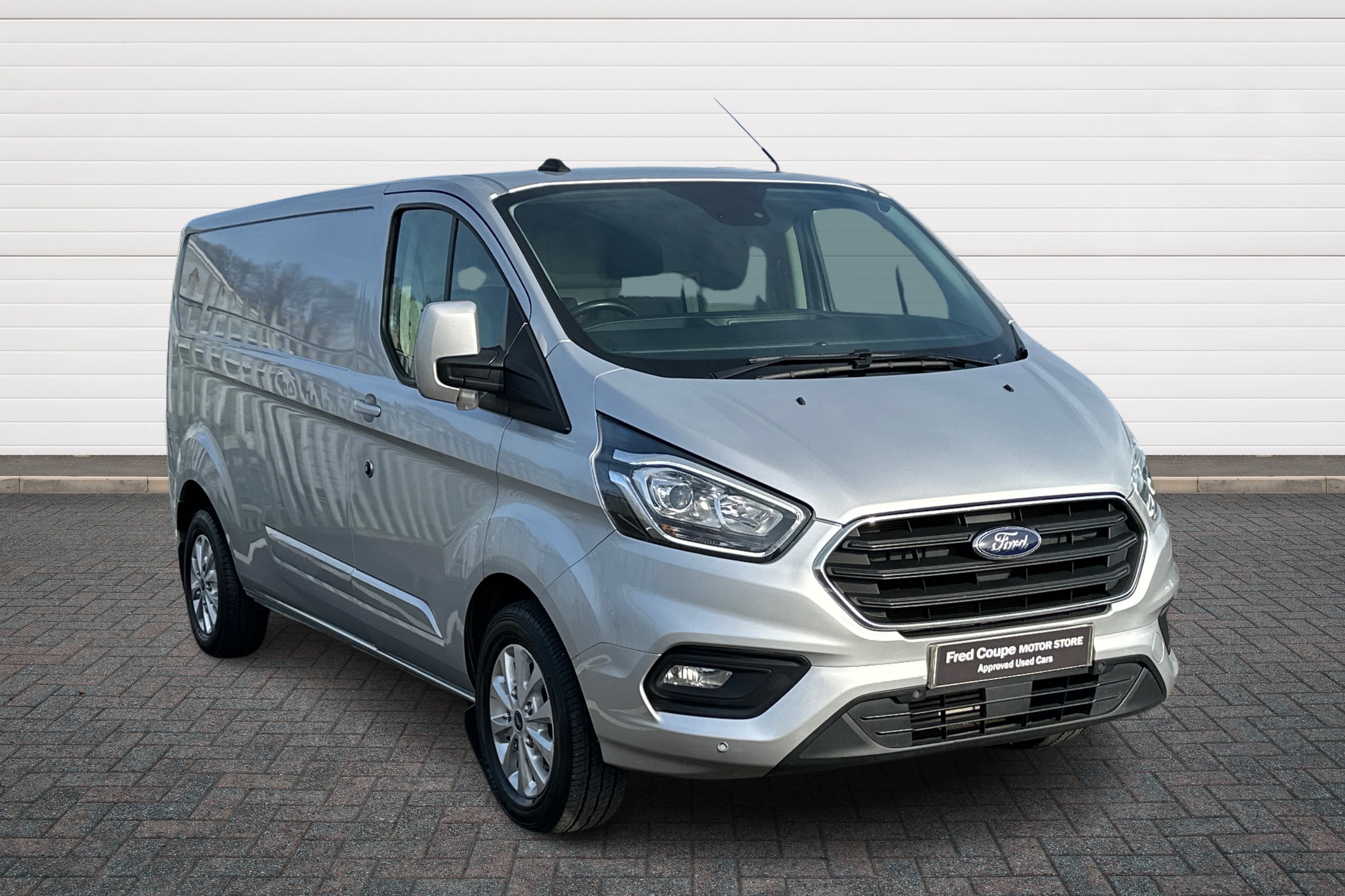 Main listing image - Ford Transit Custom