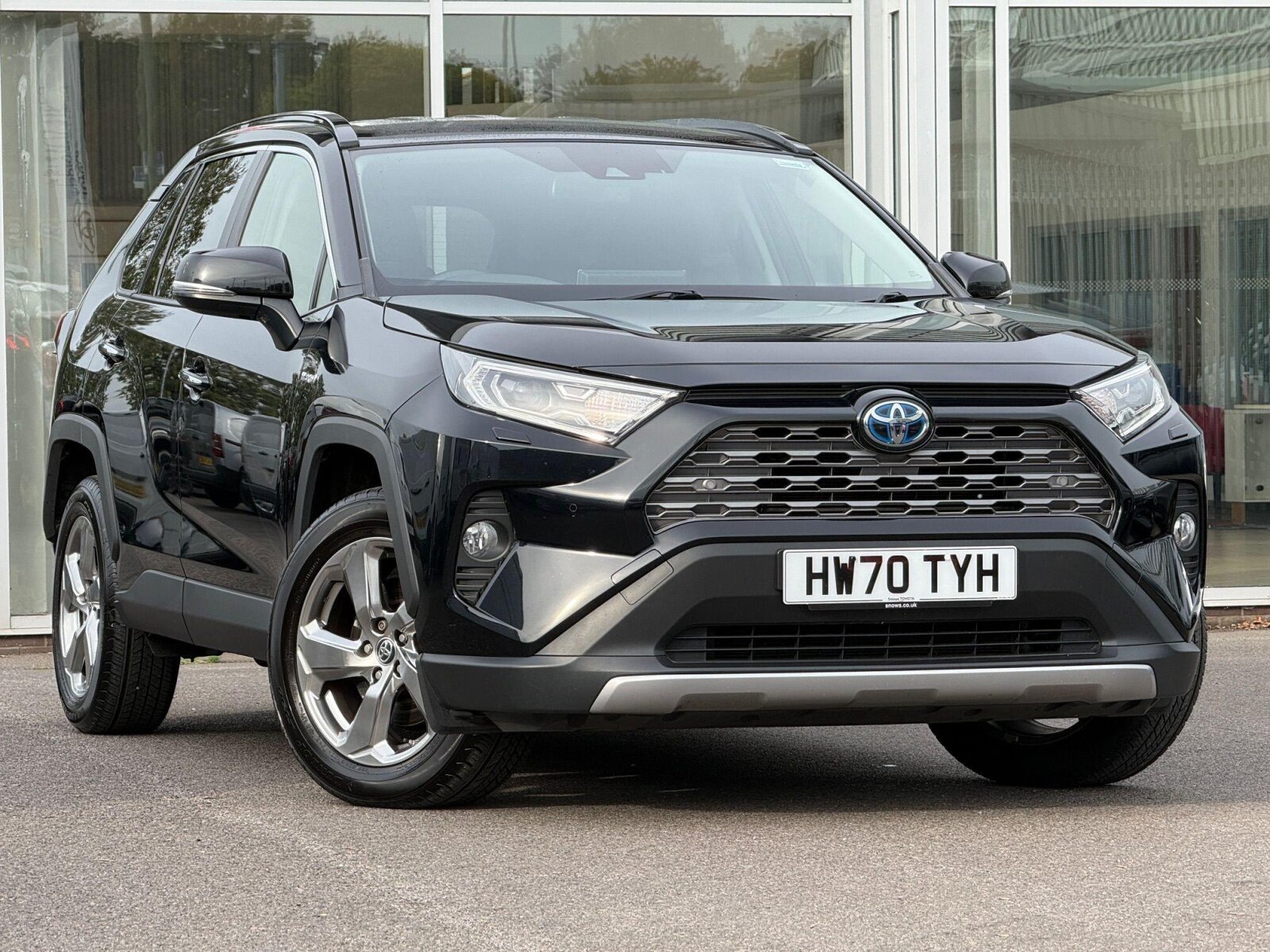 Main listing image - Toyota RAV4