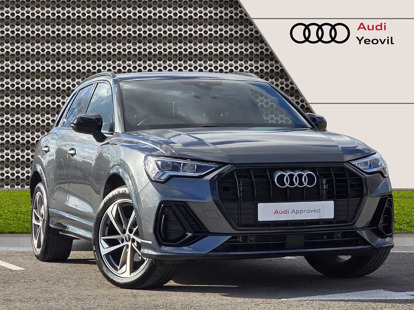 Main listing image - Audi Q3