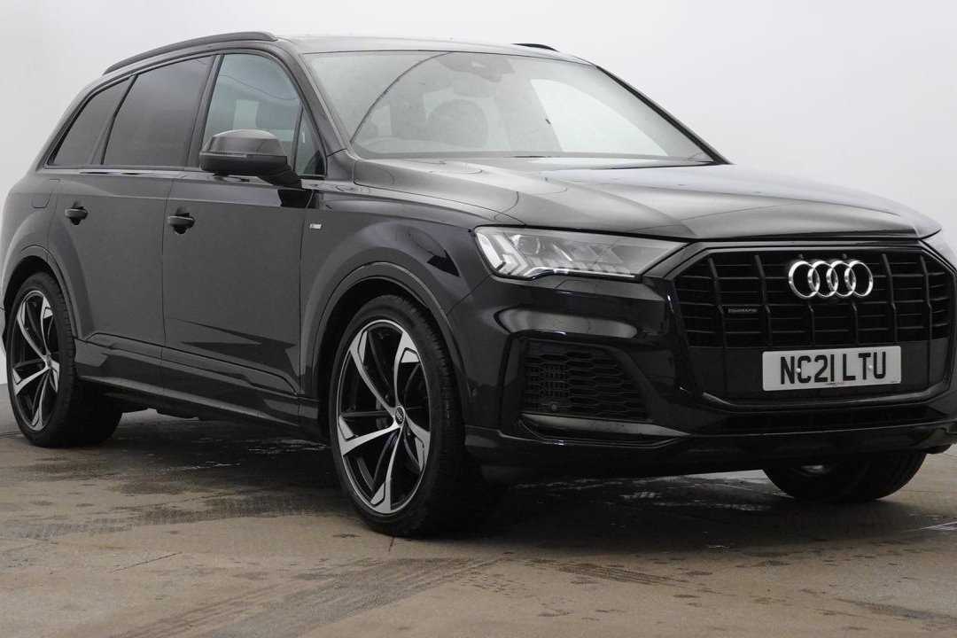 Main listing image - Audi Q7