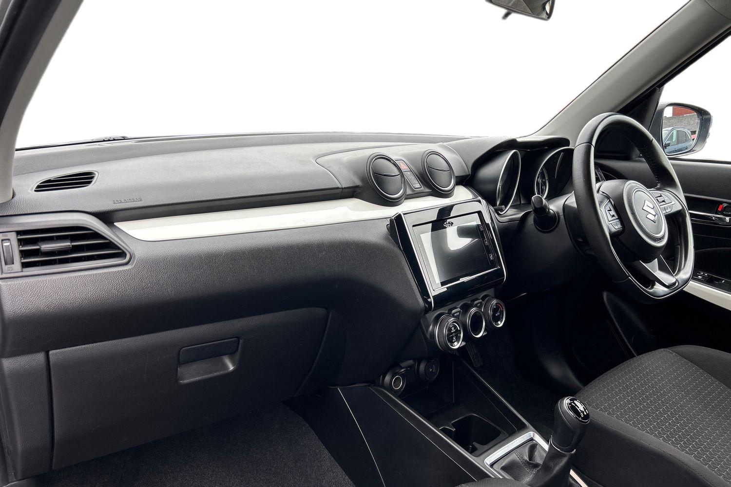 Main listing image - Suzuki Swift