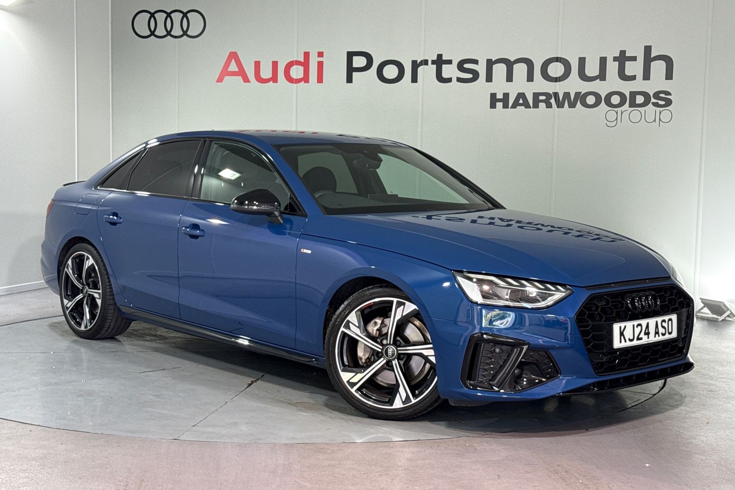 Main listing image - Audi A4